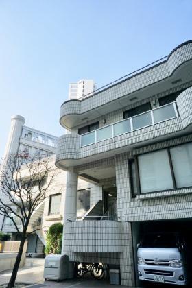 CSビルの外観写真