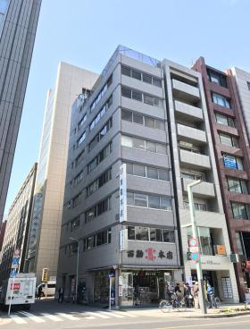 西勘本店ビルの外観写真