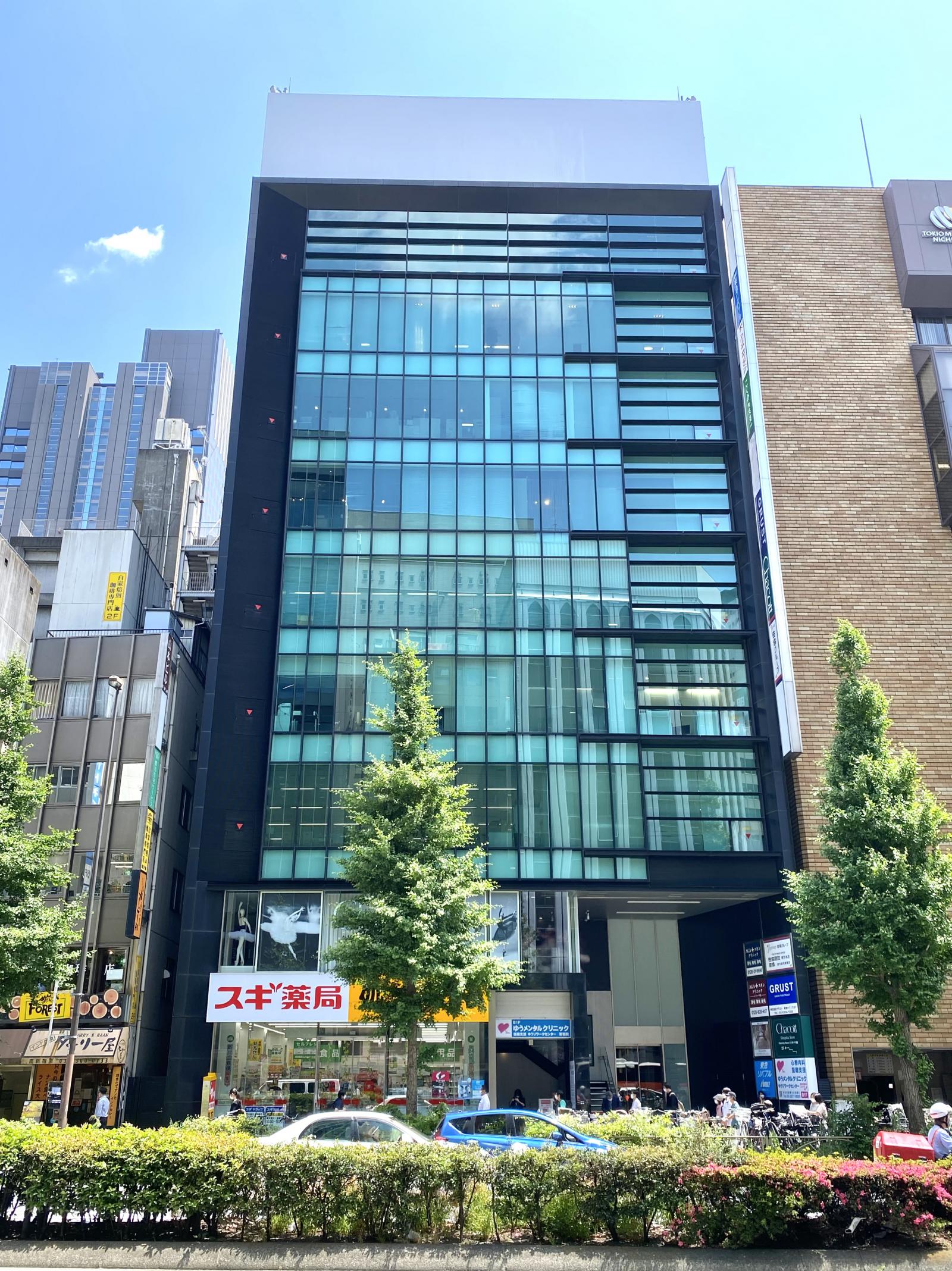 ラウンドクロス新宿