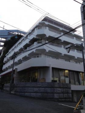 原宿プラザの外観写真