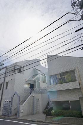 ラミアール神宮前ビルの外観写真