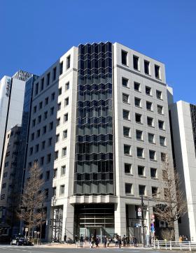 東信商事ビルの外観写真