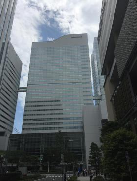 クイーンズタワーBの外観写真