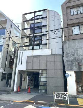 神宮前中澤ビルの外観写真