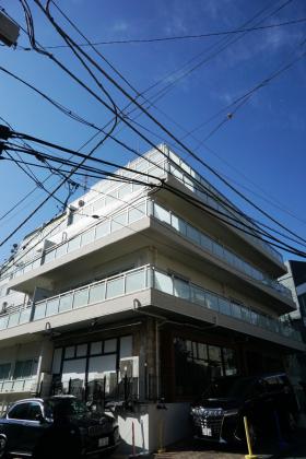 神宮ハイツの外観写真