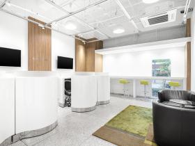 Regus(リージャ...の外観写真