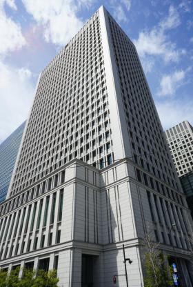 日本生命丸の内ビルの外観写真