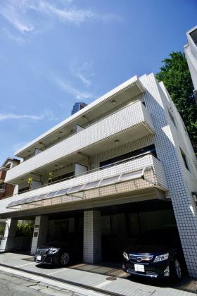 日産研会館の外観写真