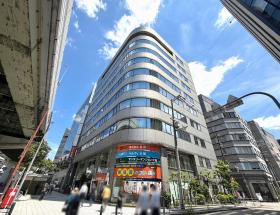 カーニープレイス本町の外観写真