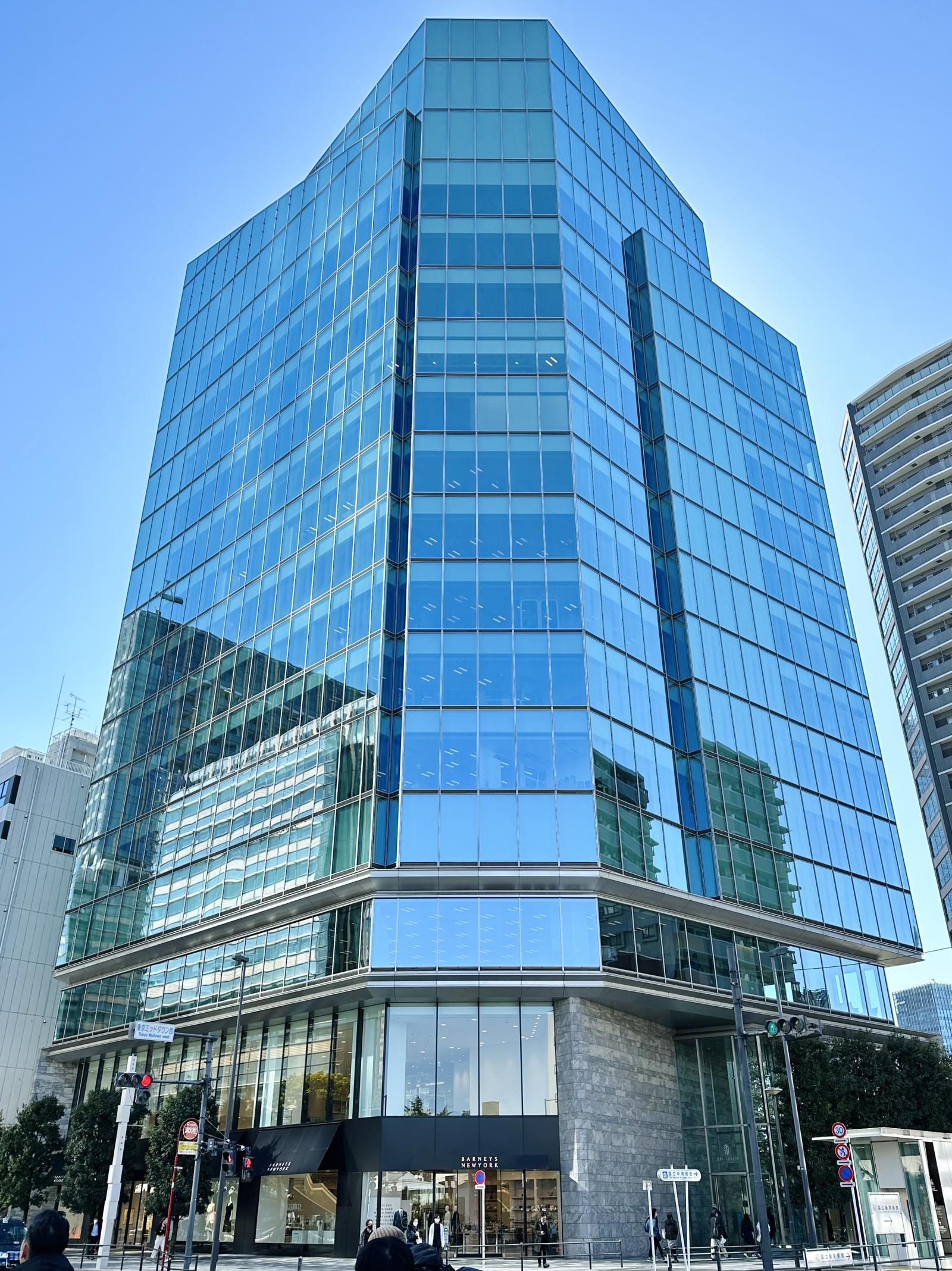 SERVCORP TRI-SEVEN ROPPONGIビル